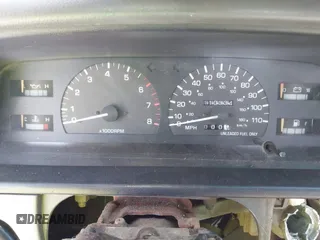 1993 Toyota T100 z VIN JT4VD20CXP0005278, wystawiony jako IAAI lot #42159540 z przebiegiem 110 334 mil mil oraz . Historia ofert i sprzedaży dostępna na DreamBid. Obrazek 7.