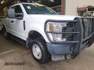 2018 Ford F-250 XL with VIN 1FT7X2B66JEC27091, listed as a IAAI auction lot 42777784 with 179,289 mi miles and . Bid and sale history available at DreamBid. Image 3.