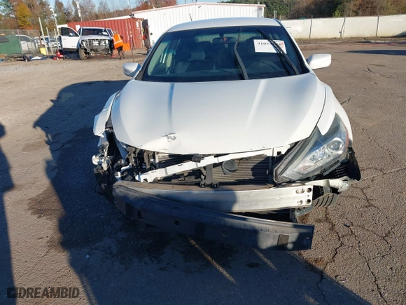 2017 Nissan Altima 2.5 SR with VIN 1N4AL3AP7HC162393, listed as a IAAI auction lot 41057884 with 172,433 mi miles. Bid and sale history available at carsss.com. Image 6.
