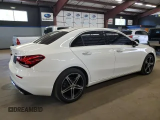2019 Mercedes-Benz A 220 z VIN WDD3G4FBXKW035563, wystawiony jako Copart lot #57458165 z przebiegiem 79 263 mil mil oraz Czysty tytuł • Clean title. Historia ofert i sprzedaży dostępna na DreamBid. Obrazek 3.