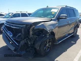 2018 Ford Expedition XLT with VIN 1FMJU1JT6JEA56631, listed as a IAAI auction lot 41814523 with 113,875 mi miles. Bid and sale history available at carsss.com. Image 6.