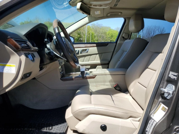 2011 Mercedes-Benz E 350 Luxury with VIN WDDHF8HB6BA485141, listed as a Copart auction lot 54916515 with 113,390 mi miles and Salvage Title. Bid and sale history available at DreamBid. Image 7.