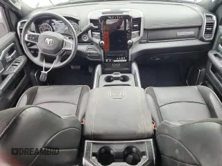 2024 Ram 2500 Laramie z VIN 3C6UR5FL4RG264988, wystawiony jako Copart lot #59959315 z przebiegiem 22 787 mil mil oraz Szkoda całkowita • Salvage title. Historia ofert i sprzedaży dostępna na DreamBid. Obrazek 8.