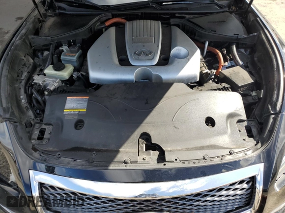 2015 Infiniti Q70 with VIN JN1EY1AP9FM510013, listed as a Copart auction lot 45341105 with 92,255 mi miles and Salvage title. Bid and sale history available at DreamBid. Image 12.