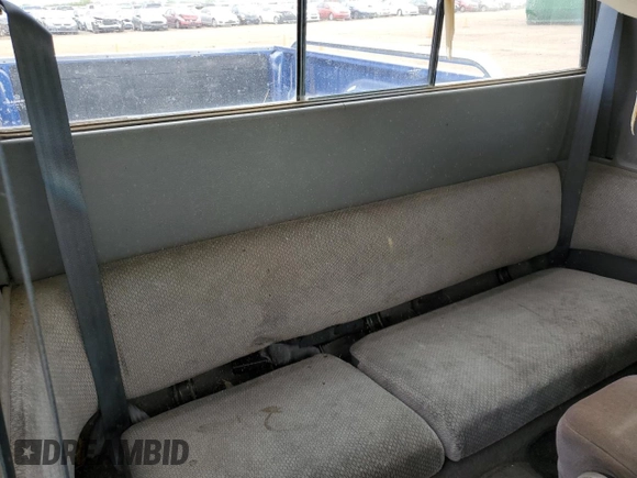 1995 Dodge Dakota z VIN 1B7GG23Y4SS124349, wystawiony jako Copart lot #55723114 z przebiegiem 136 156 mil mil oraz Czysty tytuł • Clean title. Historia ofert i sprzedaży dostępna na DreamBid. Obrazek 10.