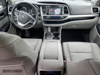 2017 Toyota Highlander XLE with VIN 5TDJZRFH0HS442622, listed as a Copart auction lot 89282295 with 253,671 mi miles and Salvage Title. Bid and sale history available at carsss.com. Image 8.