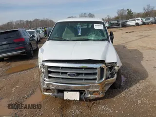 2000 Ford F-250 XL z VIN 1FTNX21F7YEC15664, wystawiony jako IAAI lot #41600552 z przebiegiem 340 100 mil mil oraz . Historia ofert i sprzedaży dostępna na DreamBid. Obrazek 12.