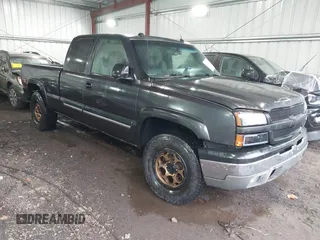 2005 Chevrolet Silverado 1500 Z71 with VIN 1GCEK19B65E132541, listed as a IAAI auction lot 41715778 with 200,083 mi miles. Bid and sale history available at carsss.com. Image 1.