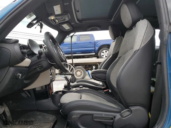2022 MINI Hardtop 2 Door Cooper SE with VIN WMW13DJ04N2P69787, listed as a Copart auction lot 48729804 with 20,617 mi miles and Salvage Title. Bid and sale history available at carsss.com. Image 7.