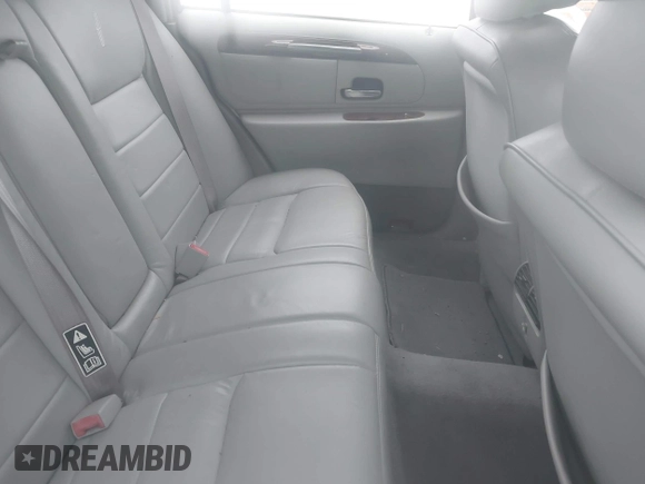 2001 Lincoln Town Car Signature with VIN 1LNHM82WX1Y697831, listed as a IAAI auction lot 42494909 with 202,805 mi miles and . Bid and sale history available at DreamBid. Image 8.