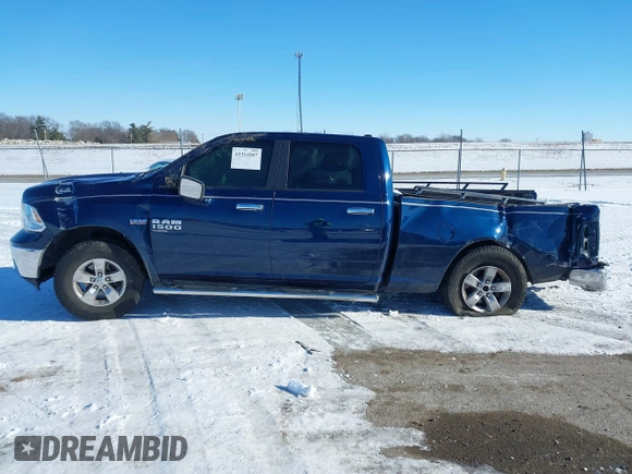 2020 Ram 1500 SLT z VIN 1C6RR7TTXLS100635, wystawiony jako IAAI lot #41314107 z przebiegiem 56 913 mil mil oraz . Historia ofert i sprzedaży dostępna na DreamBid. Obrazek 14.
