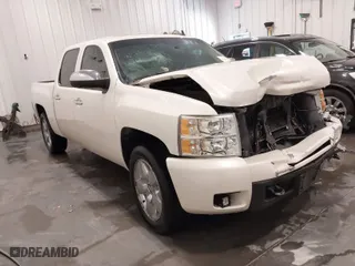 2011 Chevrolet Silverado 1500 LTZ with VIN 3GCPKTE3XBG358699, listed as a IAAI auction lot 41614085 with 139,466 mi miles. Bid and sale history available at carsss.com. Image 1.