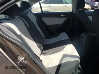 2015 Volkswagen Jetta S с VIN 3VW2K7AJ8FM253072, выставлен на аукционе Copart как лот 58442075 с пробегом 142 262 миль миль и Чистый • Clean title. История ставок и продаж доступна на DreamBid. Изображение 10.
