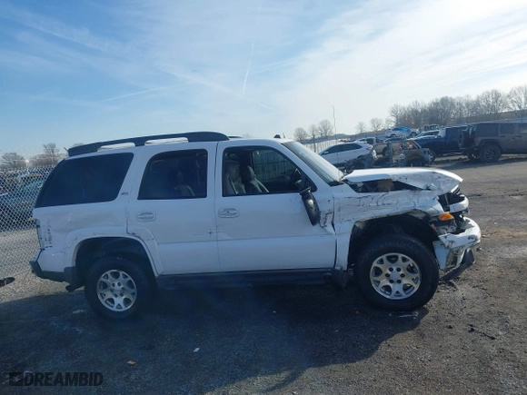 2005 Chevrolet Tahoe Z71 with VIN 1GNEK13T55R268077, listed as a IAAI auction lot 41442024 with 205,176 mi miles. Bid and sale history available at carsss.com. Image 13.