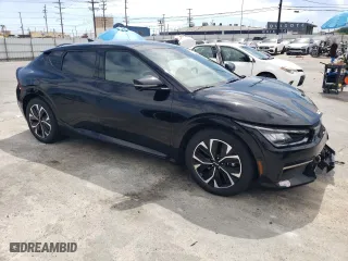 2023 Kia EV6 GT-Line with VIN KNDC44LA0P5092091, listed as a Copart auction lot 52921065 with 28,221 mi miles and Salvage Title. Bid and sale history available at carsss.com. Image 4.