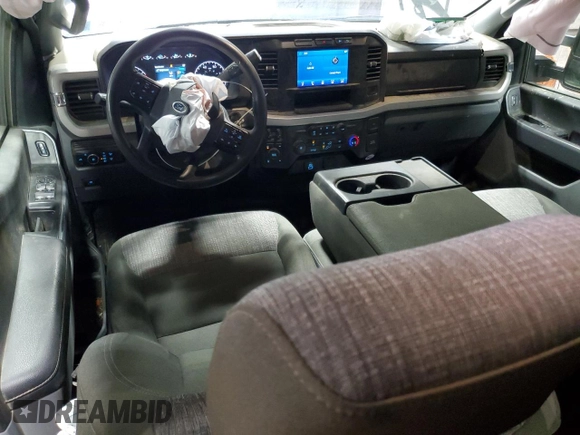 2023 Ford F-250 XL z VIN 1FT7X2BN4PEC41054, wystawiony jako Copart lot #50251095 z przebiegiem 28 016 mil mil oraz Szkoda całkowita • Salvage title. Historia ofert i sprzedaży dostępna na DreamBid. Obrazek 8.