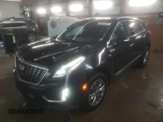 2021 Cadillac XT5 FWD Premium Luxury z VIN 1GYKNCR4XMZ226527, wystawiony jako Copart lot #83453724 z przebiegiem 45 807 mil mil oraz Szkoda całkowita • Salvage title. Historia ofert i sprzedaży dostępna na DreamBid. Obrazek 1.