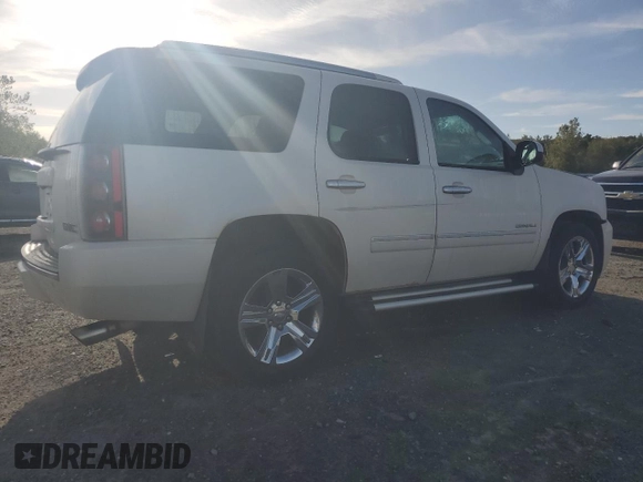 2010 GMC Yukon Denali with VIN 1GKUKEEF5AR266587, listed as a Copart auction lot 72511444 with 245,379 mi miles and Clean Title. Bid and sale history available at carsss.com. Image 3.