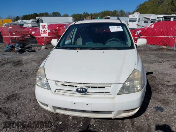 2009 Kia Sedona LX with VIN KNDMB233096312990, listed as a IAAI auction lot 41261428 with 254,323 mi miles. Bid and sale history available at carsss.com. Image 12.