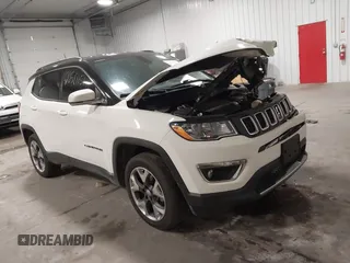 2018 Jeep Compass Limited z VIN 3C4NJDCB1JT180200, wystawiony jako IAAI lot #42050151 z przebiegiem 96 226 mil mil oraz . Historia ofert i sprzedaży dostępna na DreamBid. Obrazek 1.