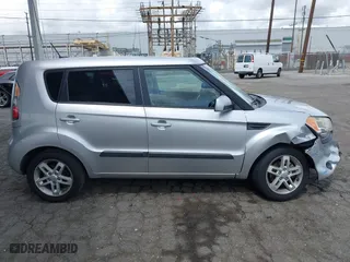 2011 Kia Soul + with VIN KNDJT2A22B7706579, listed as a IAAI auction lot 41921442 with 162,383 mi miles. Bid and sale history available at carsss.com. Image 13.