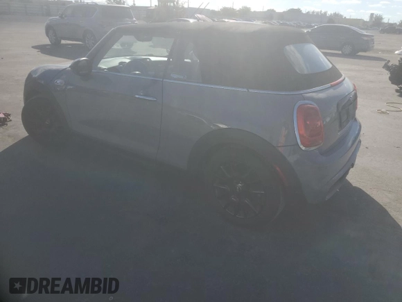 2017 MINI Convertible Cooper S z VIN WMWWG9C34H3C81536, wystawiony jako Copart lot #81806704 z przebiegiem 60 800 mil mil oraz Czysty tytuł • Clean title. Historia ofert i sprzedaży dostępna na DreamBid. Obrazek 2.