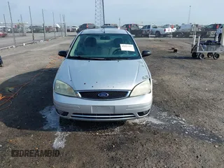 2005 Ford Focus S with VIN 1FAFP34N05W257702, listed as a IAAI auction lot 42023161 with 270,136 mi miles and . Bid and sale history available at carsss.com. Image 12.