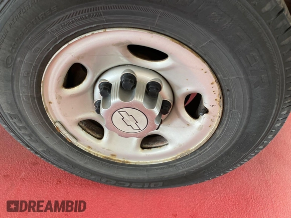 2014 Chevrolet Express Cargo with VIN 1GCWGFCA2E1184095, listed as a IAAI auction lot 42725036 with 270,636 mi miles and . Bid and sale history available at DreamBid. Image 1.