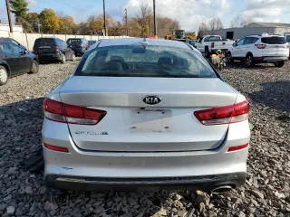 2019 Kia Optima LX z VIN 5XXGT4L30KG343606, wystawiony jako Copart lot #79975014 z przebiegiem 181 728 mil mil oraz Szkoda całkowita • Salvage title. Historia ofert i sprzedaży dostępna na DreamBid. Obrazek 6.
