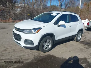 2022 Chevrolet Trax LT with VIN KL7CJPSM8NB517820, listed as a IAAI auction lot 41595783 with 49,101 mi miles. Bid and sale history available at carsss.com. Image 2.