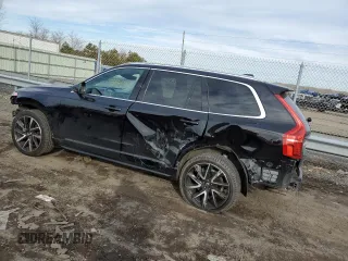 2021 Volvo XC90 Momentum with VIN YV4A22PK7M1753975, listed as a Copart auction lot 39497413 with 20,696 mi miles. Bid and sale history available at carsss.com. Image 2.
