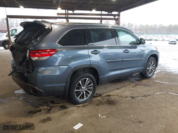 2019 Toyota Highlander SE with VIN 5TDJZRFH4KS747306, listed as a IAAI auction lot 41867414 with 96,247 mi miles. Bid and sale history available at carsss.com. Image 4.