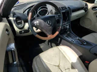 2007 Mercedes-Benz SLK 280 z VIN WDBWK54F97F147407, wystawiony jako Copart lot #51713315 z przebiegiem 83 872 mil mil oraz Szkoda całkowita • Salvage title. Historia ofert i sprzedaży dostępna na DreamBid. Obrazek 8.