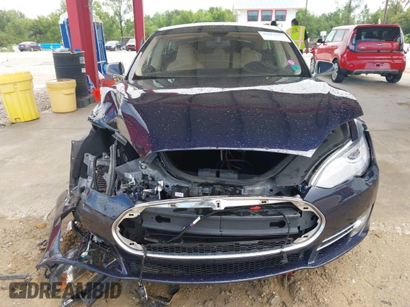 2014 Tesla Model S 60 с VIN 5YJSA1H16EFP32246, выставлен на аукционе IAAI как лот 42611659 с пробегом 156 459 миль миль и . История ставок и продаж доступна на DreamBid. Изображение 13.