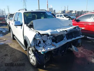 2010 Ford Explorer Sport Trac XLT z VIN 1FMEU3BE3AUF03502, wystawiony jako IAAI lot #41752719 z przebiegiem 142 733 mil mil oraz . Historia ofert i sprzedaży dostępna na DreamBid. Obrazek 6.