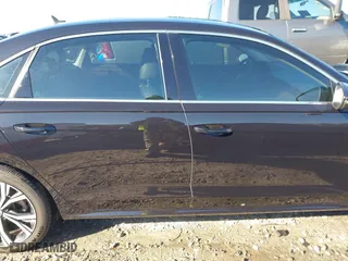 2020 Volkswagen Passat 2.0T SEL with VIN 1VWCA7A35LC012673, listed as a IAAI auction lot 41215951 with 100,095 mi miles. Bid and sale history available at carsss.com. Image 13.