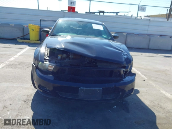 2010 Ford Mustang V6 с VIN 1ZVBP8AN5A5157571, выставлен на аукционе IAAI как лот 42153145 с пробегом 116 493 миль миль и . История ставок и продаж доступна на DreamBid. Изображение 6.