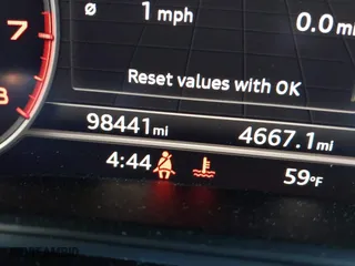 2018 Audi A4 allroad Premium Plus with VIN WA18NAF49JA232526, listed as a IAAI auction lot 41737332 with 98,441 mi miles. Bid and sale history available at carsss.com. Image 15.