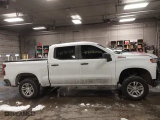 2019 Chevrolet Silverado 1500 Custom Trail Boss with VIN 3GCPYCEF6KG250539, listed as a IAAI auction lot 41592352 with 135,612 mi miles. Bid and sale history available at carsss.com. Image 13.