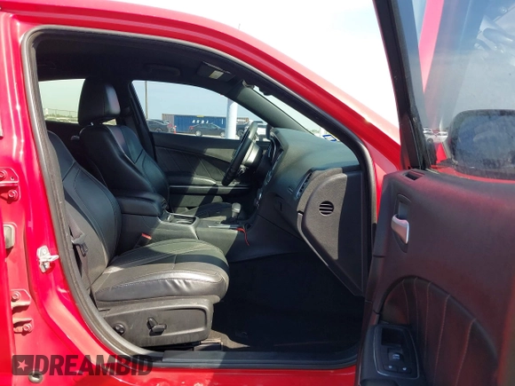 2015 Dodge Charger SXT z VIN 2C3CDXHG2FH896581, wystawiony jako IAAI lot #42004954 z przebiegiem 241 911 mil mil oraz . Historia ofert i sprzedaży dostępna na DreamBid. Obrazek 5.