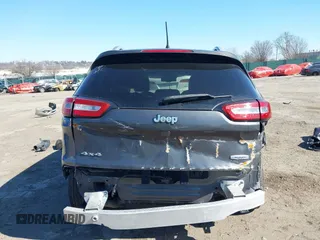 2017 Jeep Cherokee Latitude with VIN 1C4PJMCS2HW575645, listed as a IAAI auction lot 41747140 with 1 mi miles. Bid and sale history available at carsss.com. Image 15.