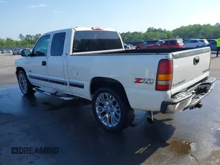 2002 Chevrolet Silverado 1500 LT with VIN 2GCEK19T421294092, listed as a IAAI auction lot 42149597 with 310,350 mi miles. Bid and sale history available at carsss.com. Image 3.
