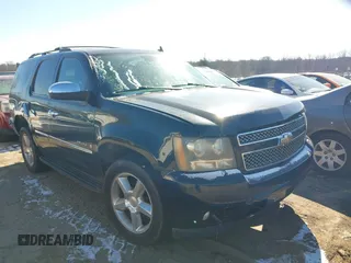 2009 Chevrolet Tahoe LTZ z VIN 1GNFC33J69R260104, wystawiony jako IAAI lot #41391665 z przebiegiem 232 429 mil mil oraz . Historia ofert i sprzedaży dostępna na DreamBid. Obrazek 1.