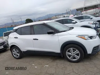 2020 Nissan Kicks S z VIN 3N1CP5BV4LL503488, wystawiony jako IAAI lot #41729610 z przebiegiem 81 592 mil mil oraz . Historia ofert i sprzedaży dostępna na DreamBid. Obrazek 14.
