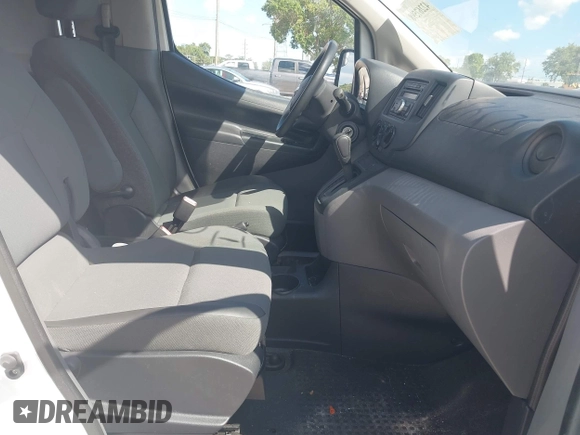 2015 Nissan NV200 SV z VIN 3N6CM0KN2FK710073, wystawiony jako IAAI lot #42267598 z przebiegiem 57 329 mil mil oraz . Historia ofert i sprzedaży dostępna na DreamBid. Obrazek 5.