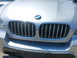 2012 BMW X5 35d with VIN 5UXZW0C58CL671141, listed as a IAAI auction lot 42644381 with 127,464 mi miles and . Bid and sale history available at DreamBid. Image 6.