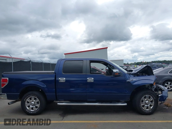 2010 Ford F-150 XL with VIN 1FTEW1C82AKE63887, listed as a IAAI auction lot 40321722 with 240,346 mi miles. Bid and sale history available at carsss.com. Image 13.