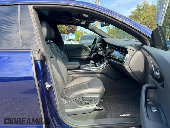 2019 Audi Q8 Premium Plus z VIN WA1EVAF10KD010837, wystawiony jako Copart lot #57176455 z przebiegiem 129 283 mil mil oraz Tytuł czysty. Historia ofert i sprzedaży dostępna na DreamBid. Obrazek 5.