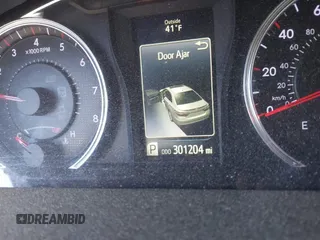2017 Toyota Camry XLE with VIN 4T1BF1FK3HU335825, listed as a IAAI auction lot 41281060 with 301,204 mi miles and . Bid and sale history available at DreamBid. Image 15.