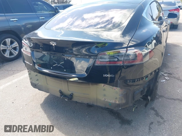 2019 Tesla Model S 75D с VIN 5YJSA1E22KF305722, выставлен на аукционе IAAI как лот 41765921 с пробегом 35 361 миль миль и . История ставок и продаж доступна на DreamBid. Изображение 6.